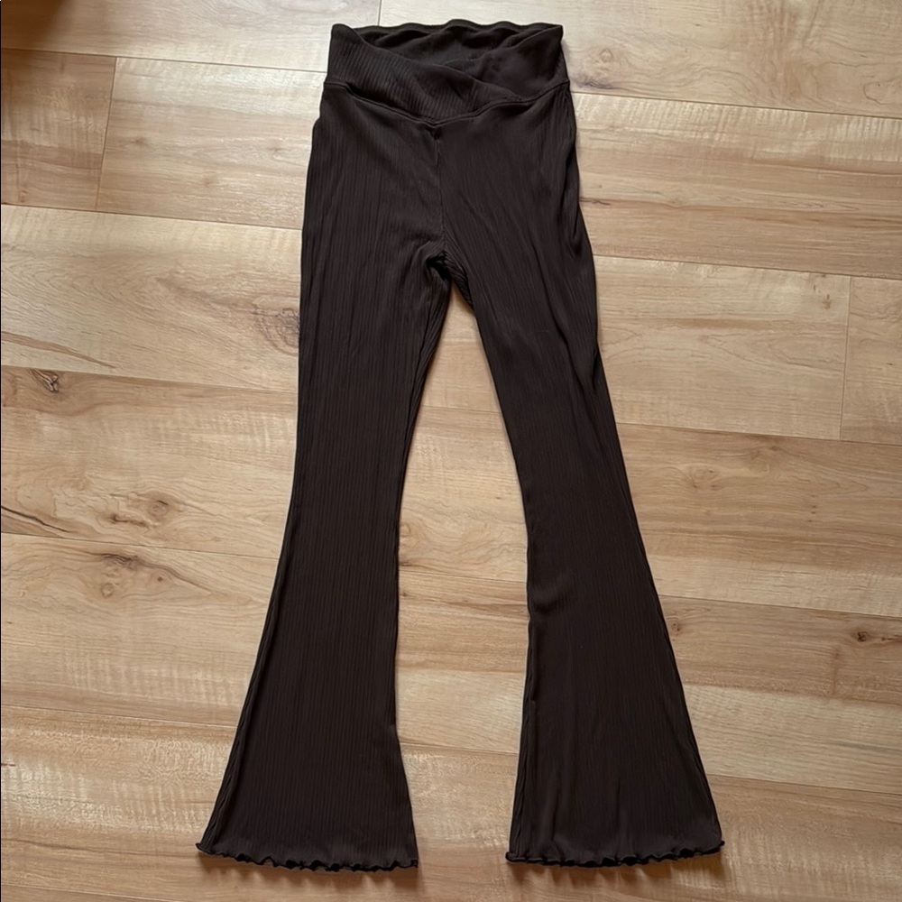 Arizona Jean Co. Brown Ribbed Flare Leggings, Size medium